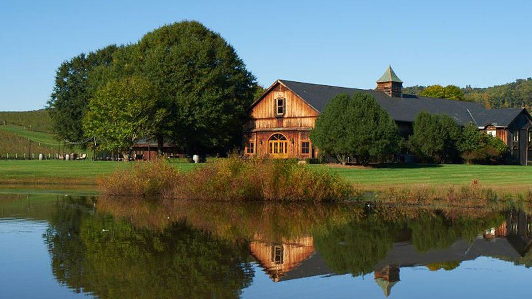Five Virginia Wineries with Breathtaking Views