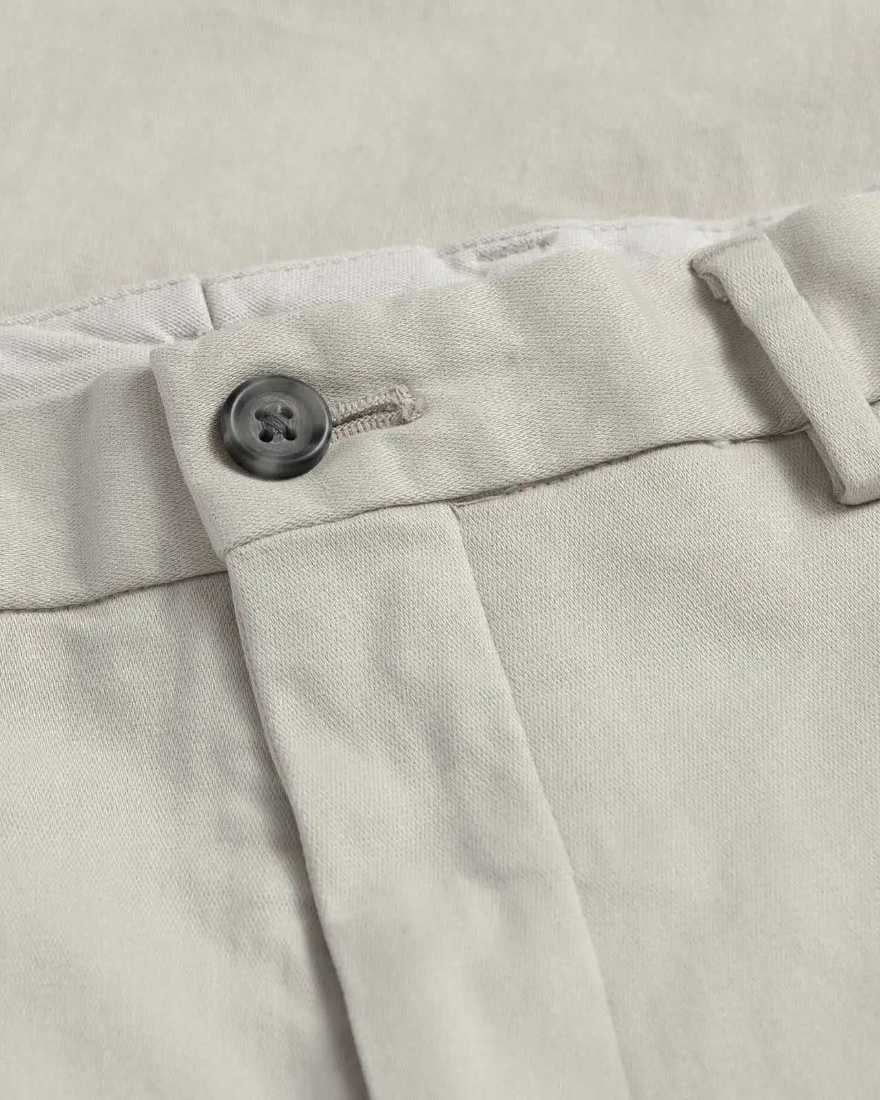 Light khaki Richmond chino waist construction detail