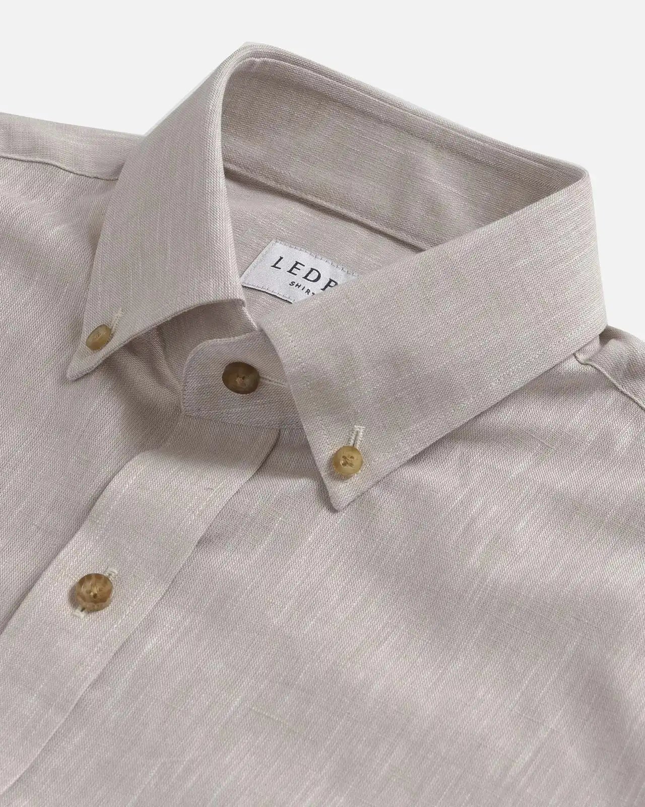 Ecru Sandoval short sleeve shirt collar detail — oxford chambray weave, Ledbury