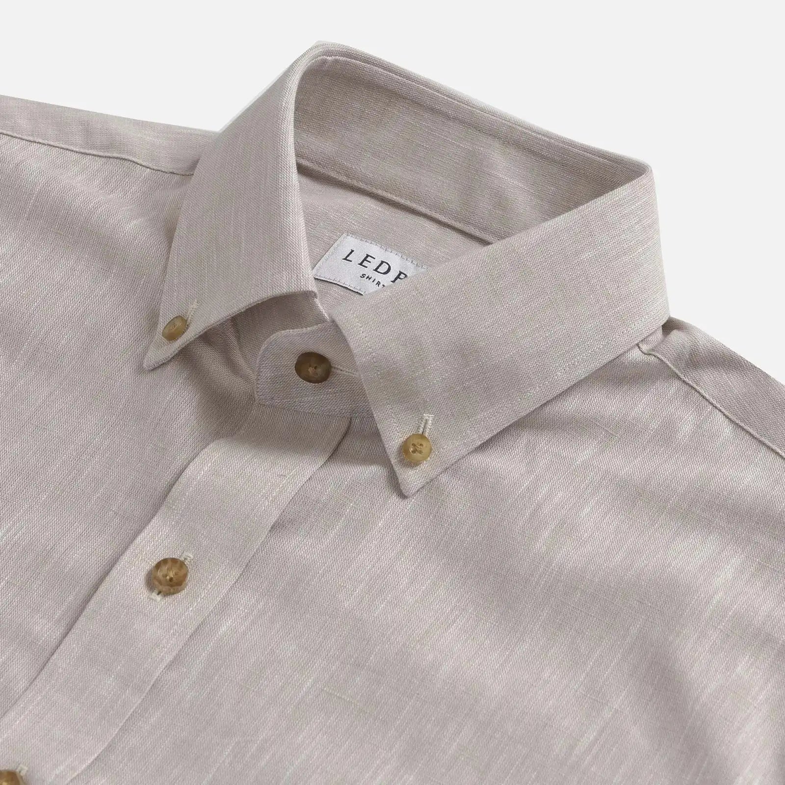 Ecru Sandoval short sleeve shirt collar detail — oxford chambray weave, Ledbury