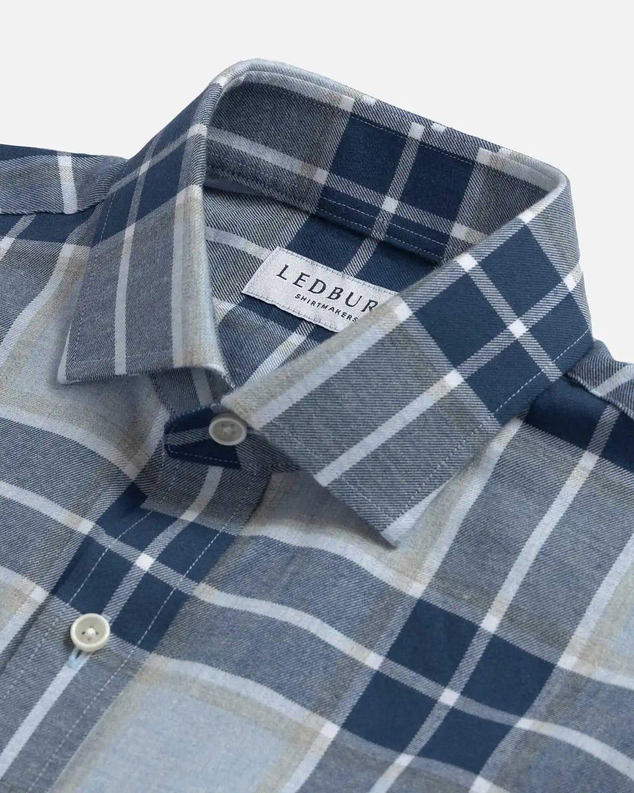 Soft brushed cotton midweight blue flannel collar detail