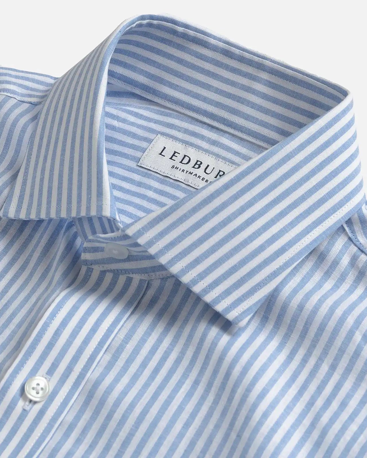 Light blue Sondra Cotton Linen Stripe shirt collar detail - semi spread quint collar close-up