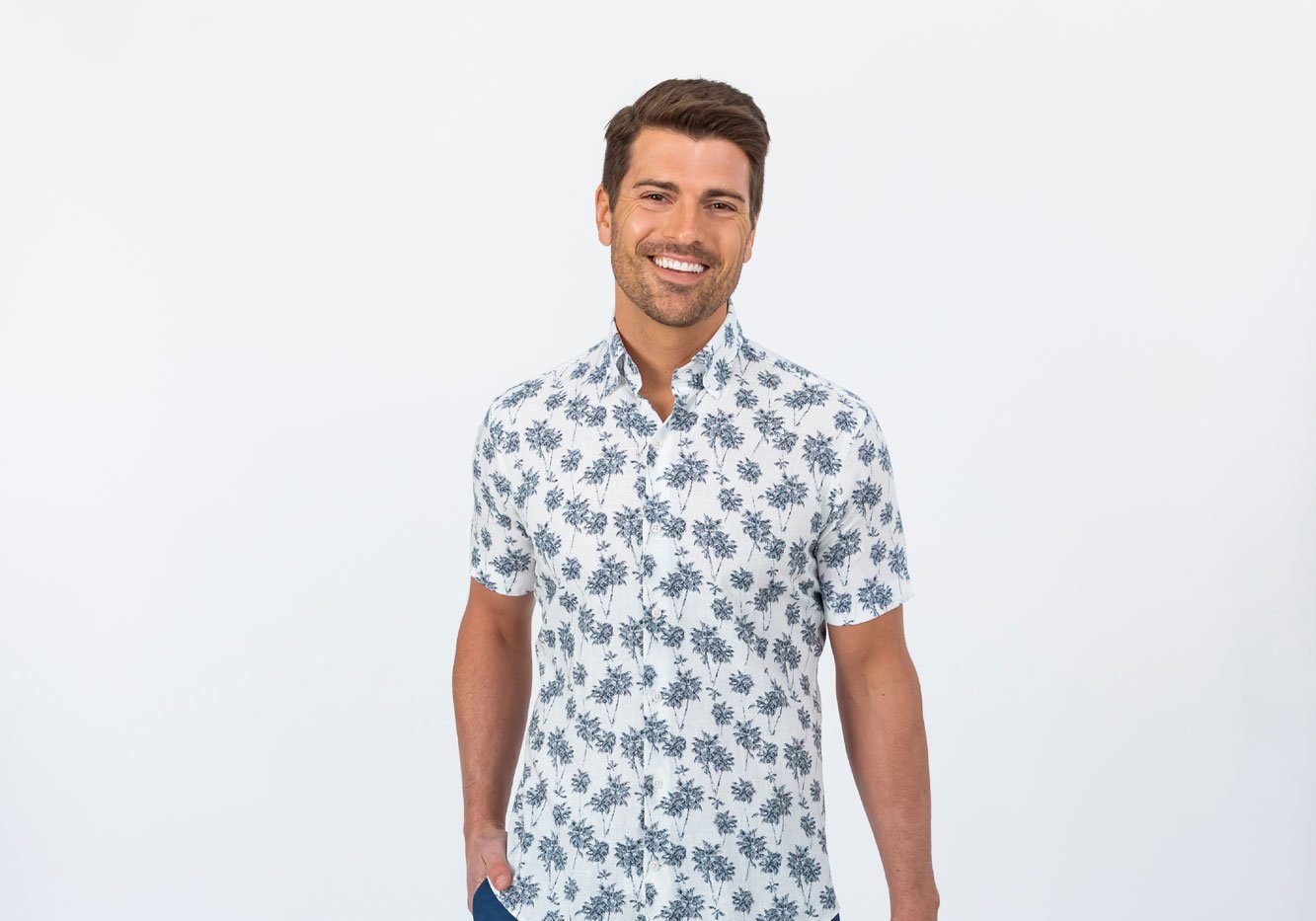 The Navy Short Sleeve Bennett Palm Print Casual Shirt Short Sleeve- Ledbury