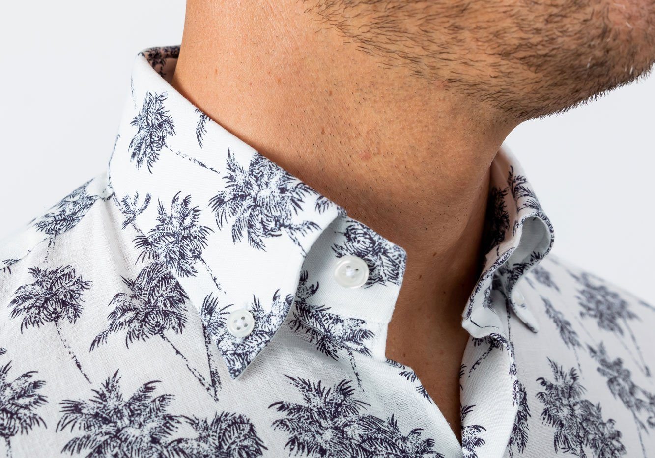The Navy Short Sleeve Bennett Palm Print Casual Shirt Short Sleeve- Ledbury