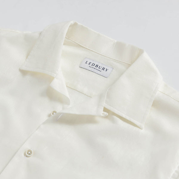 Close-up of camp collar on cream oxford chambray shirt, soft slub cotton fabric | Ledbury
